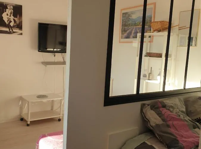 T2 Vue Avec Parking Prive דירה